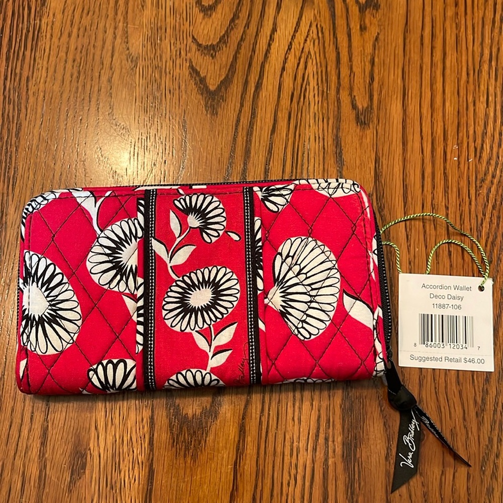 Vera Bradley accordion wallet